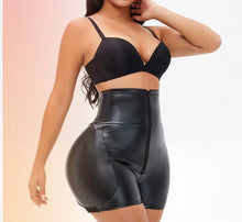 Load image into Gallery viewer, “Padded hips” curvy leather shorts
